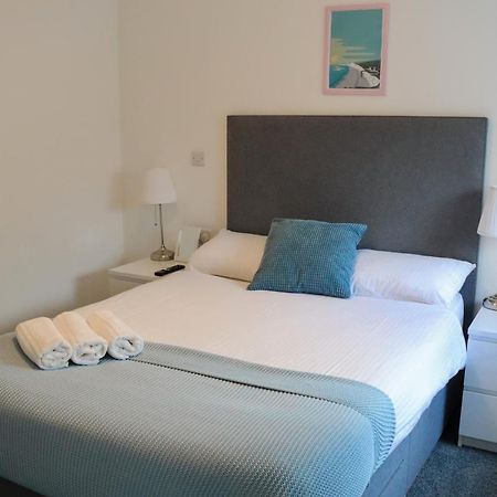 Pier12 Apartment Истборн Екстериор снимка