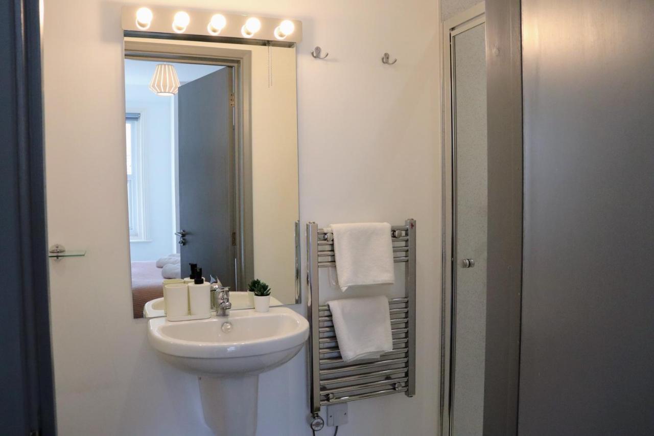 Pier12 Apartment Истборн Екстериор снимка